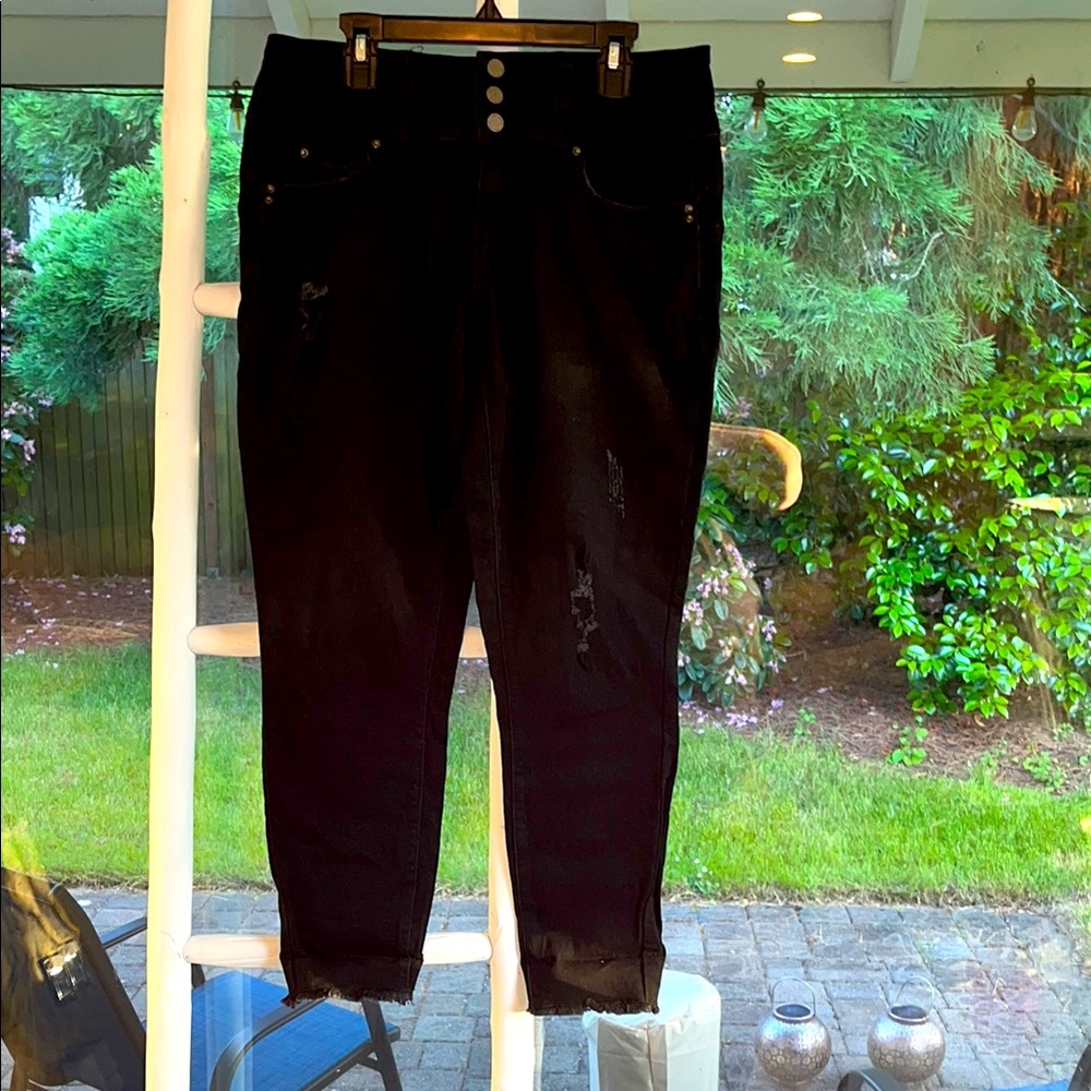 YMI Black Ankle Cropped Jeans